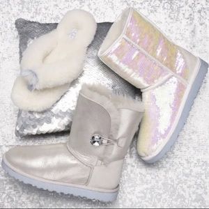 Bailey I do Wedding Ugg Boots 8 Silver/White